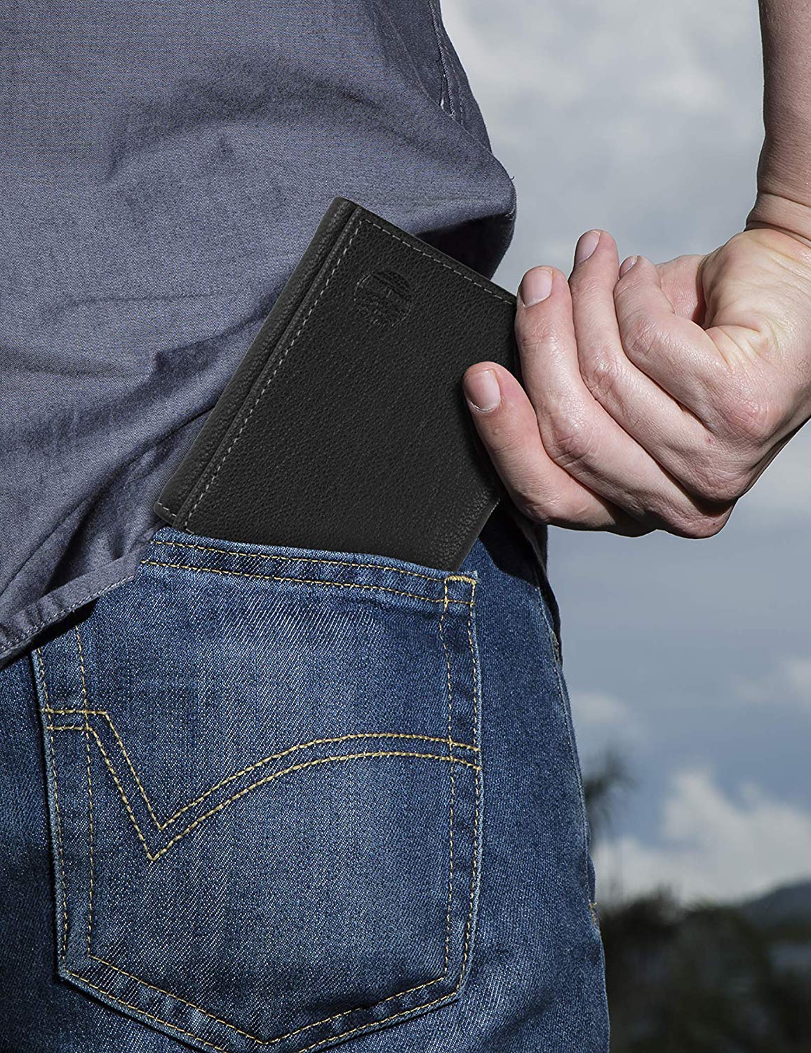 Timberland Men's Leather RFID Blocking Trifold Security Wallet